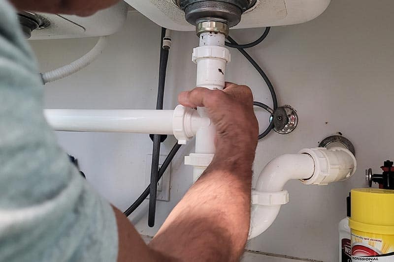 leaking-pipe-under-sink-2