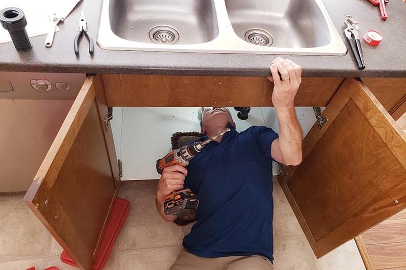 leaking-pipe-under-sink-3